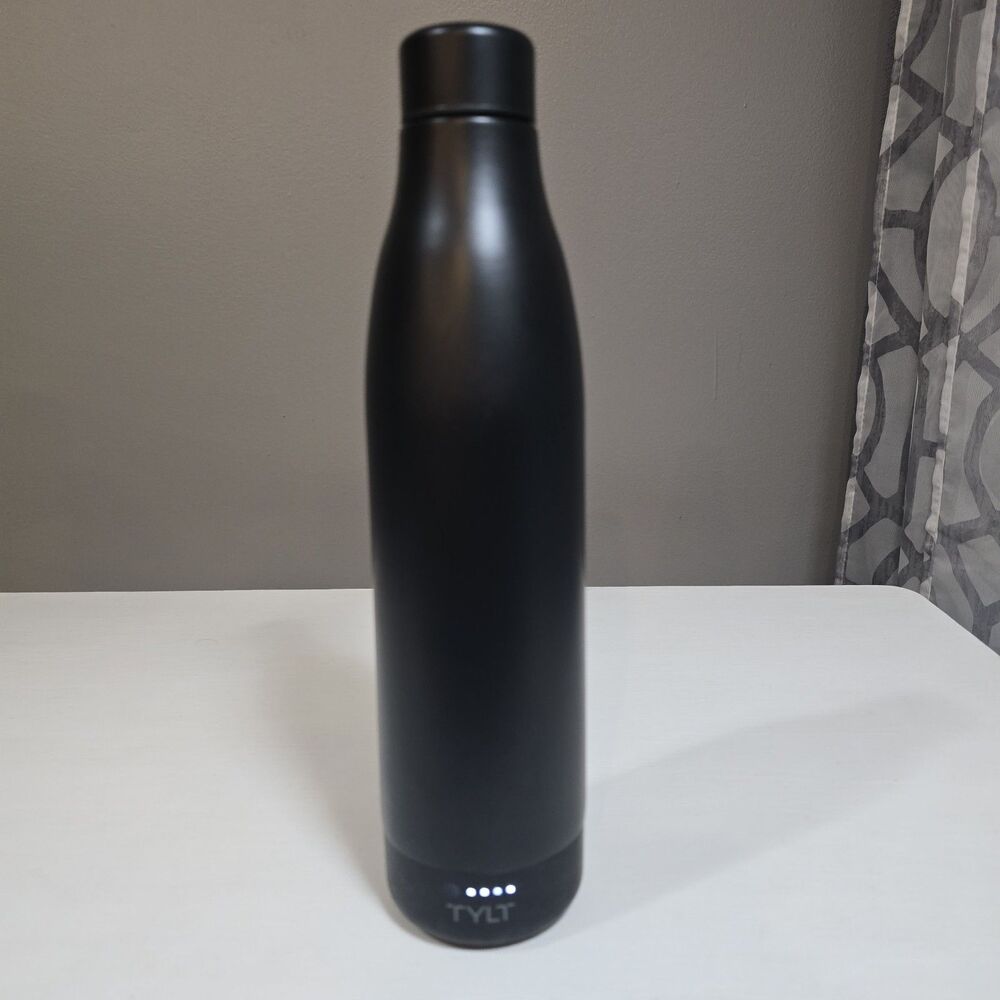 Tylt 17-oz Water Bottle with 5,700mAh Power Bank Wireless Carger. Never Used